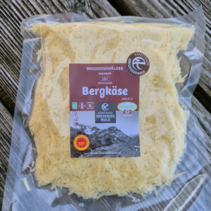 Bergkäse extra reif gerieben (c) KäseStrasse Bregenzerwald